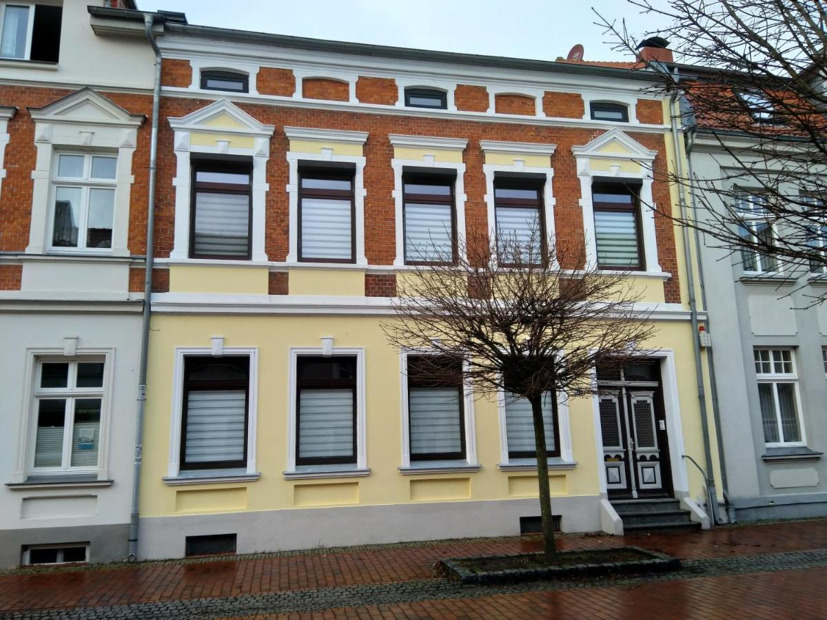 Ferienwohnungen Ribnitz-Damgarten Esterno foto